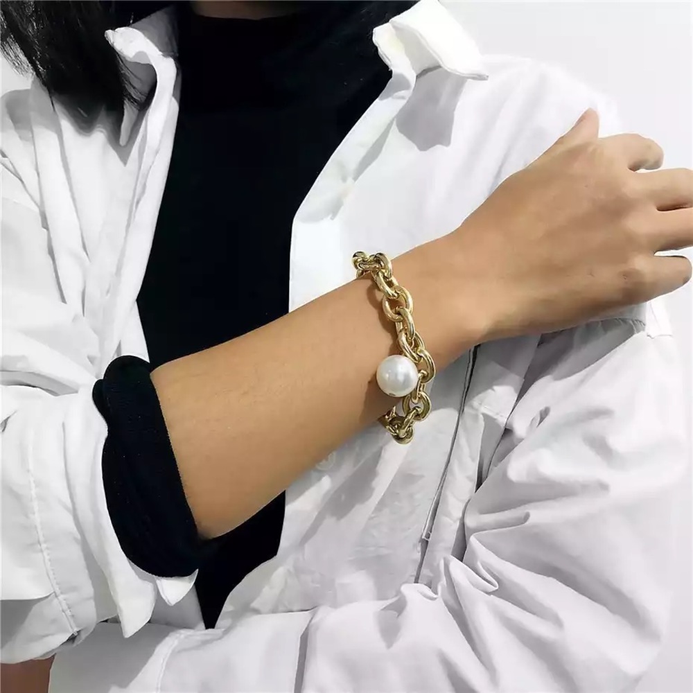 Trendy Pearl Pendant Bracelet Gold - Picture 6 of 9